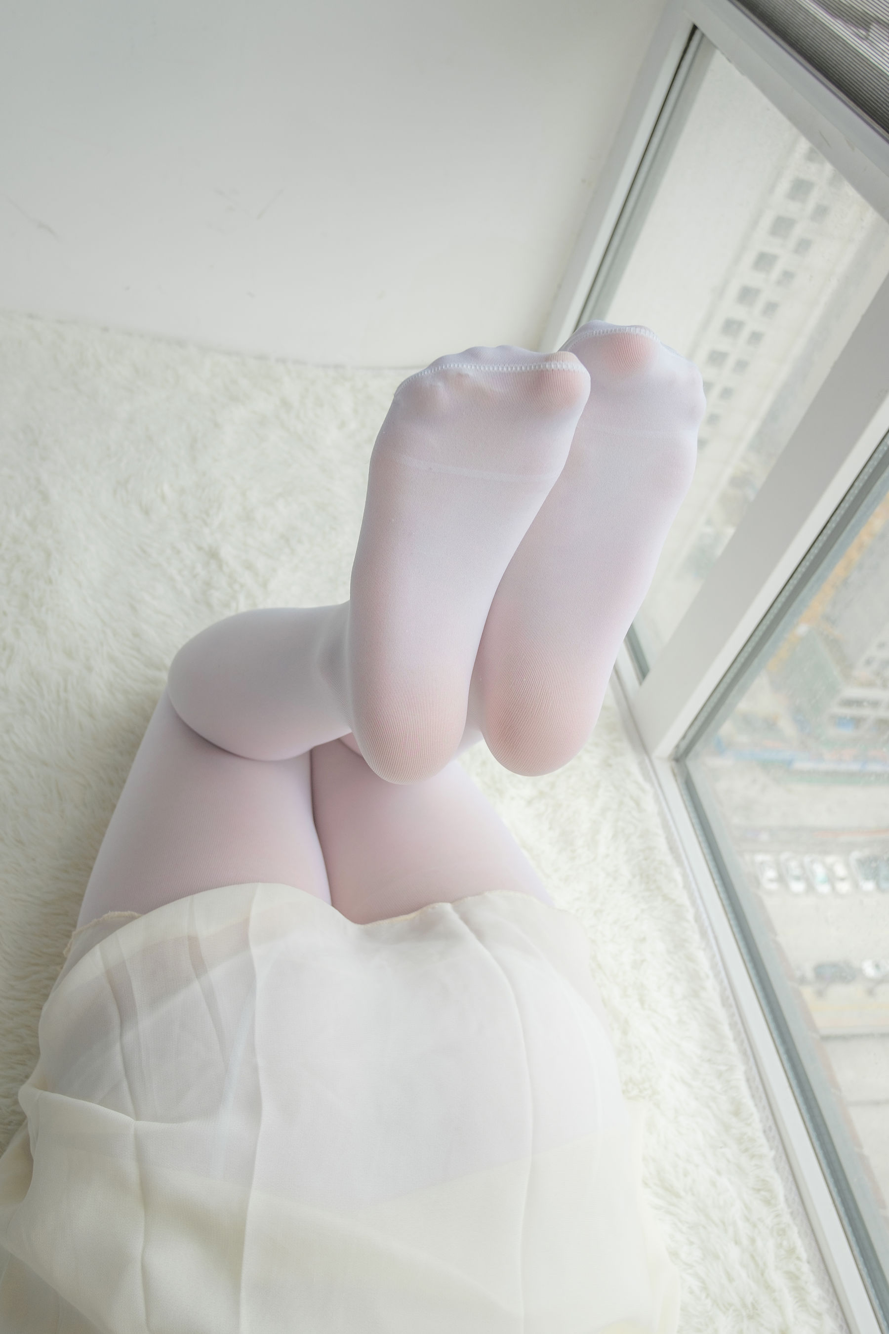 [森萝财团] R15-007 窗台上的薄纱少女-喵次元