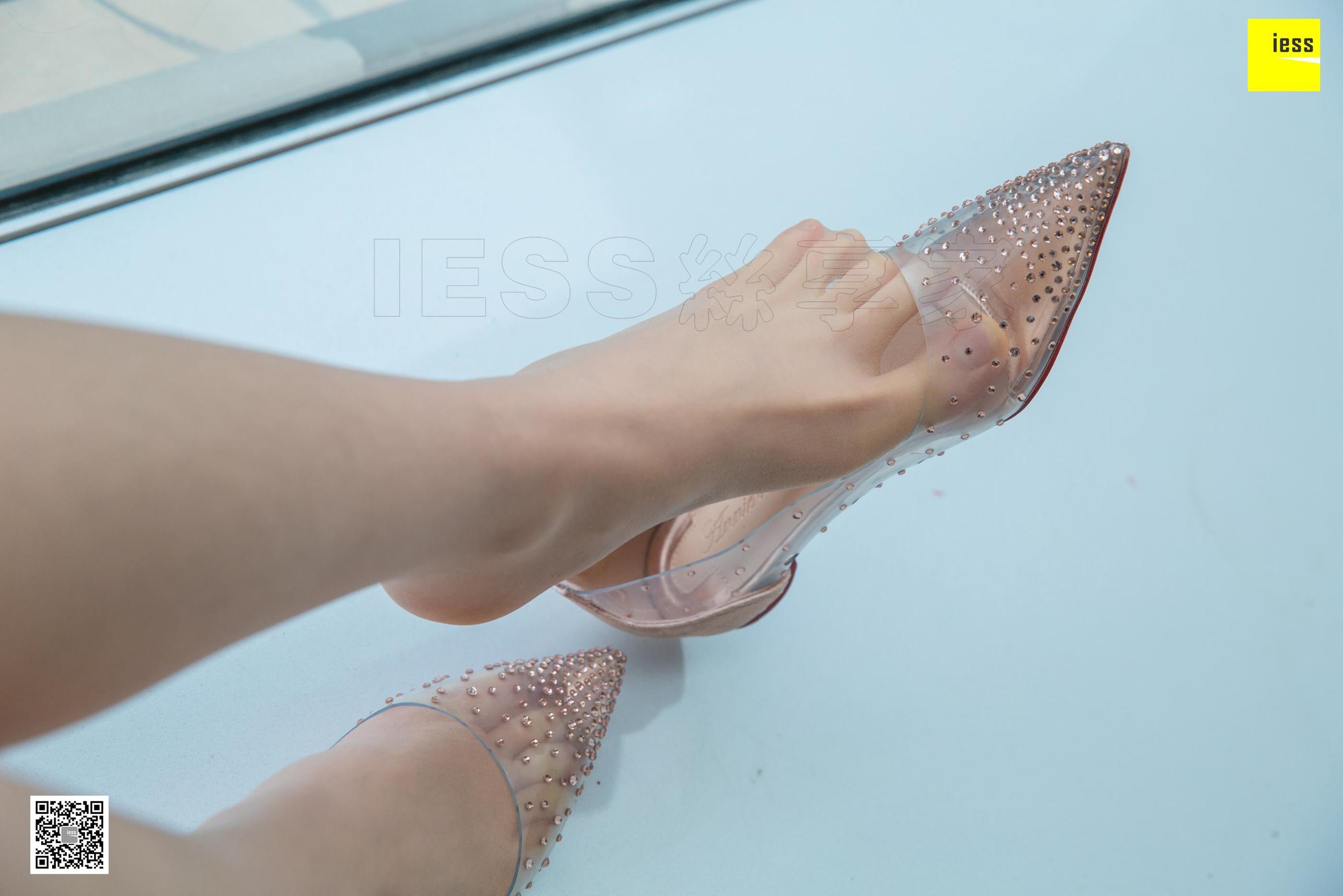 [异思趣向IESS] 模特：姗姗 《姗姗的透明平底鞋》-喵次元