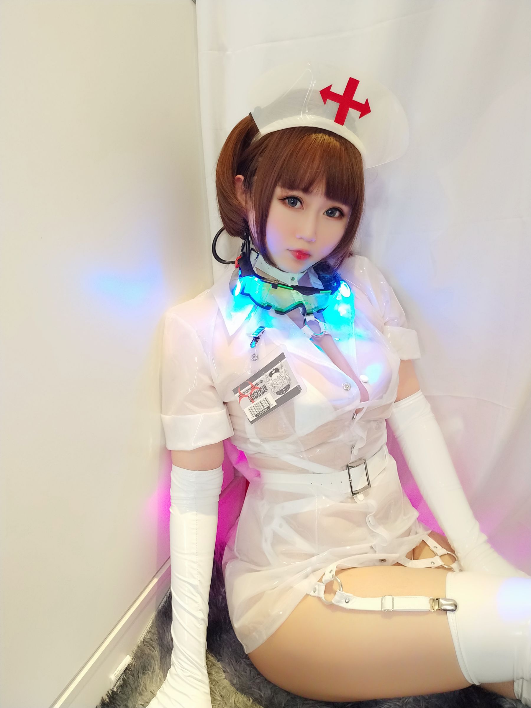 [Cosplay写真] 蜜桃少女是依酱呀 - 专属护士-喵次元